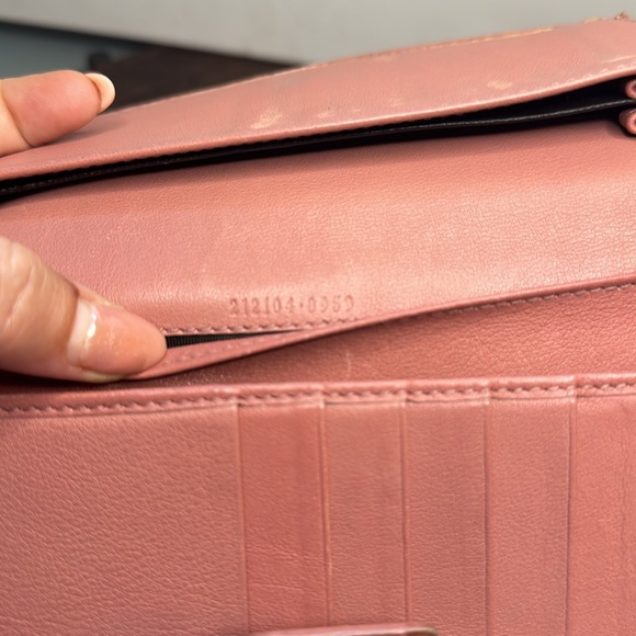 Authentic Gucci Wallet - Pre-loved - Picture 10 of 13